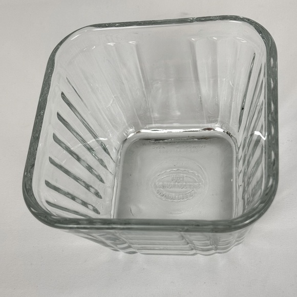 VTG - Anchor Hocking Square Refrigerator Dish w/ Lid - Picture 5 of 6